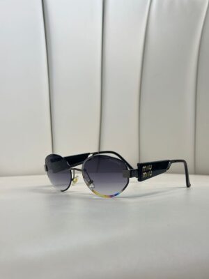 Mıu Mıu Kesik Cam Detaylı Güneş Gözlüğü - Mat Siyah