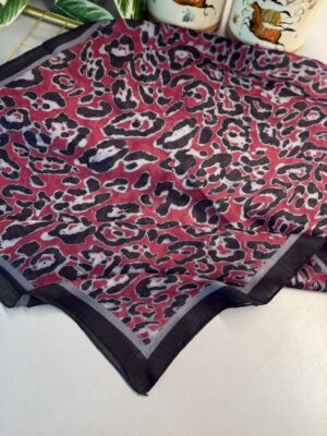 Leopare Desen Pamuk İpek Şal-6202761-Erik çürüğü