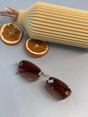 Mıu Mıu Kare Kesik Cam Detaylı Güneş Gözlüğü - Turuncu