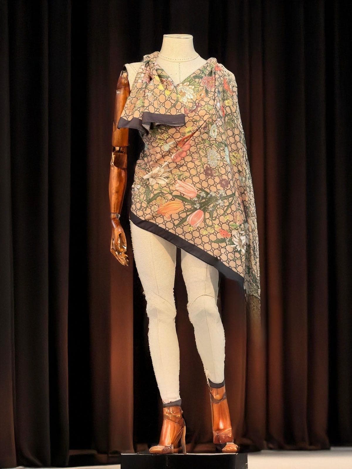 Latte Gucci Desen Pamuk Şal