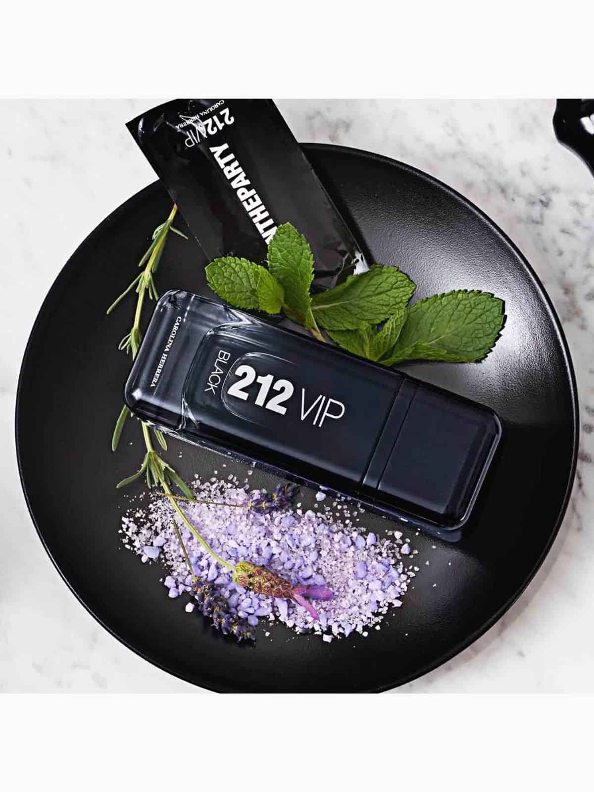 Carolıne Herrera 212 Vip Black Eau De Erkek Tester Parfüm-100 ML - Görsel 2