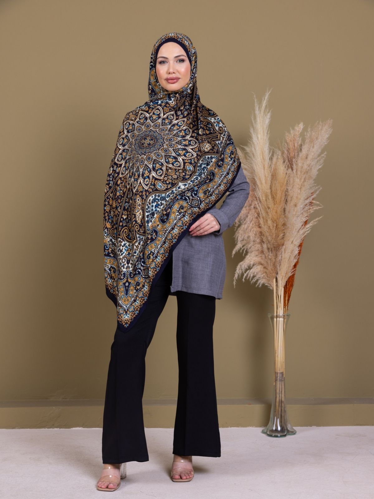 Gece Mavisi Zambak Desenli Yün İpek Şal - Görsel 3