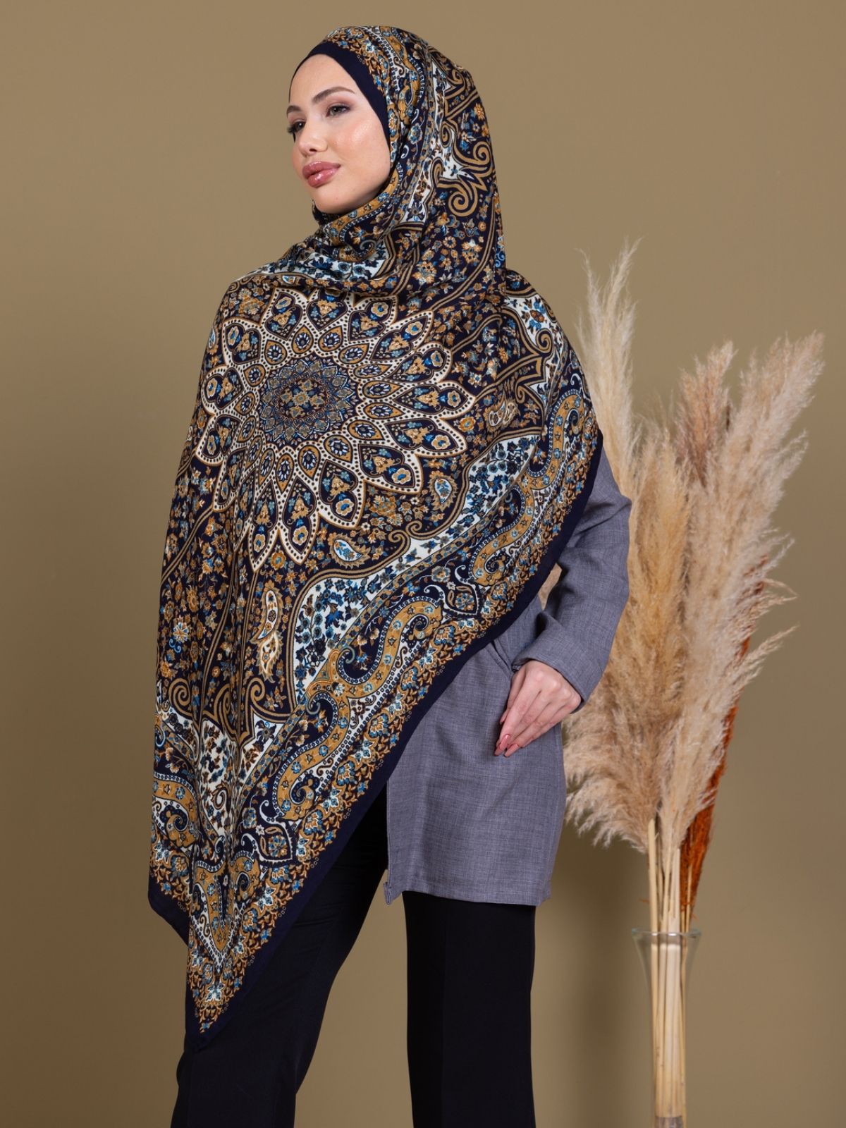 Gece Mavisi Zambak Desenli Yün İpek Şal - Görsel 4