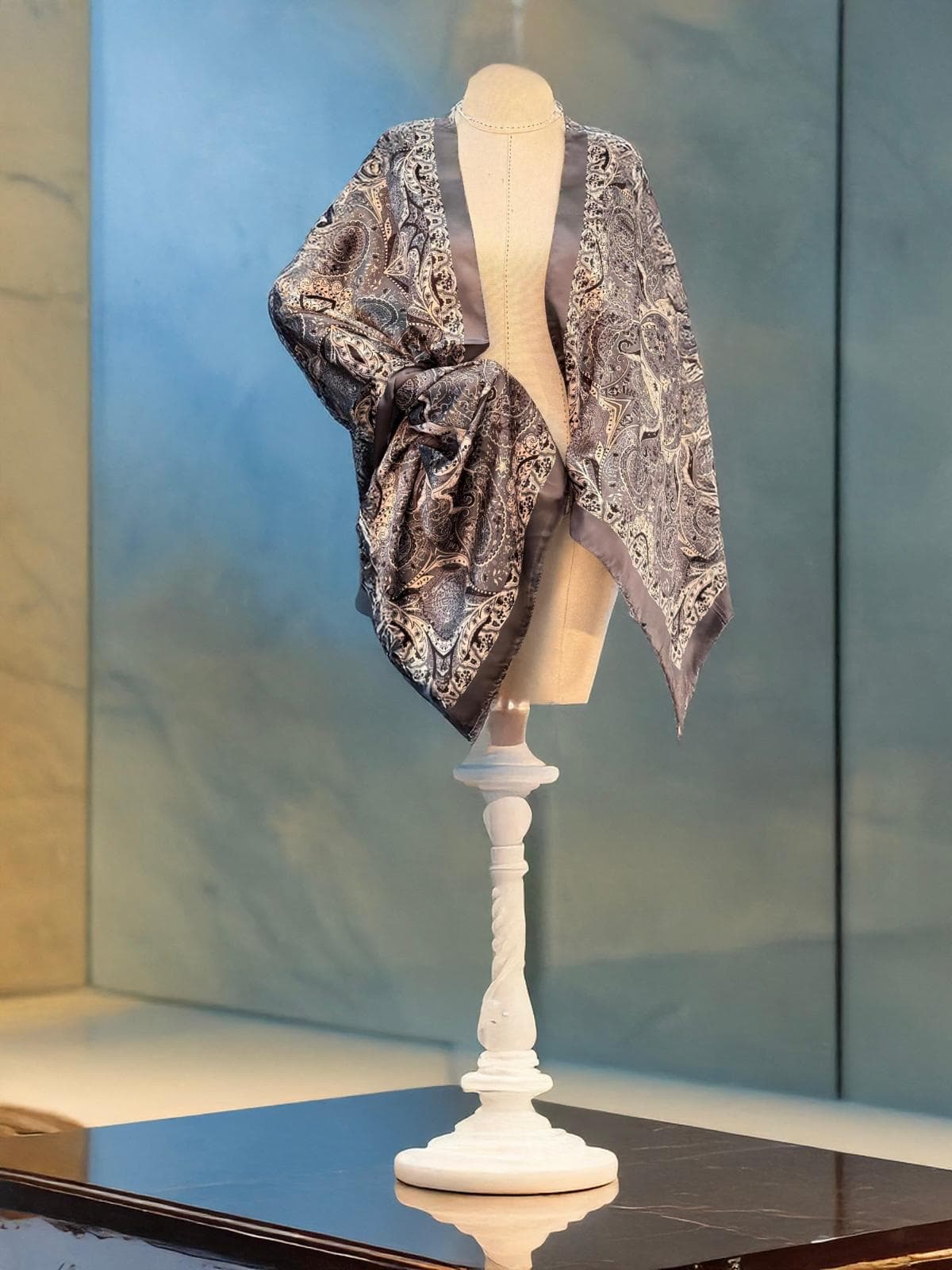 Gri Kibele Desen Vual Şal