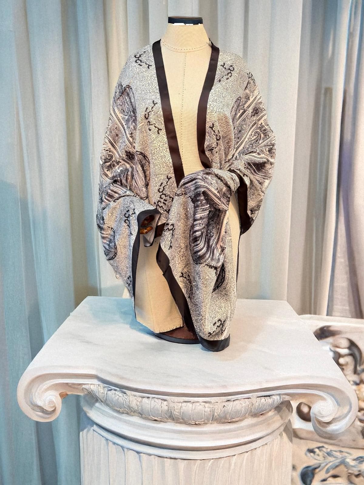 Siyah Retro Desen Vual Şal