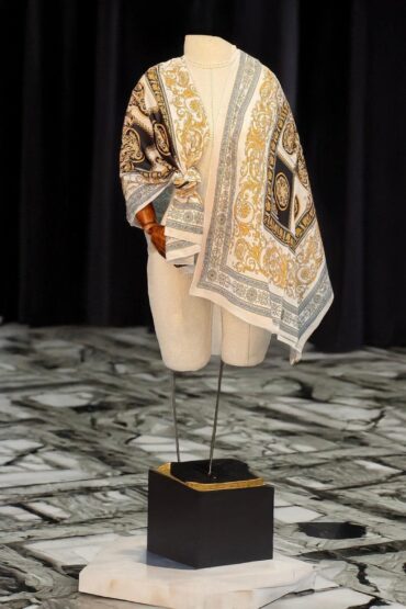 Beyaz Versace Desen Pamuk Soft Şal