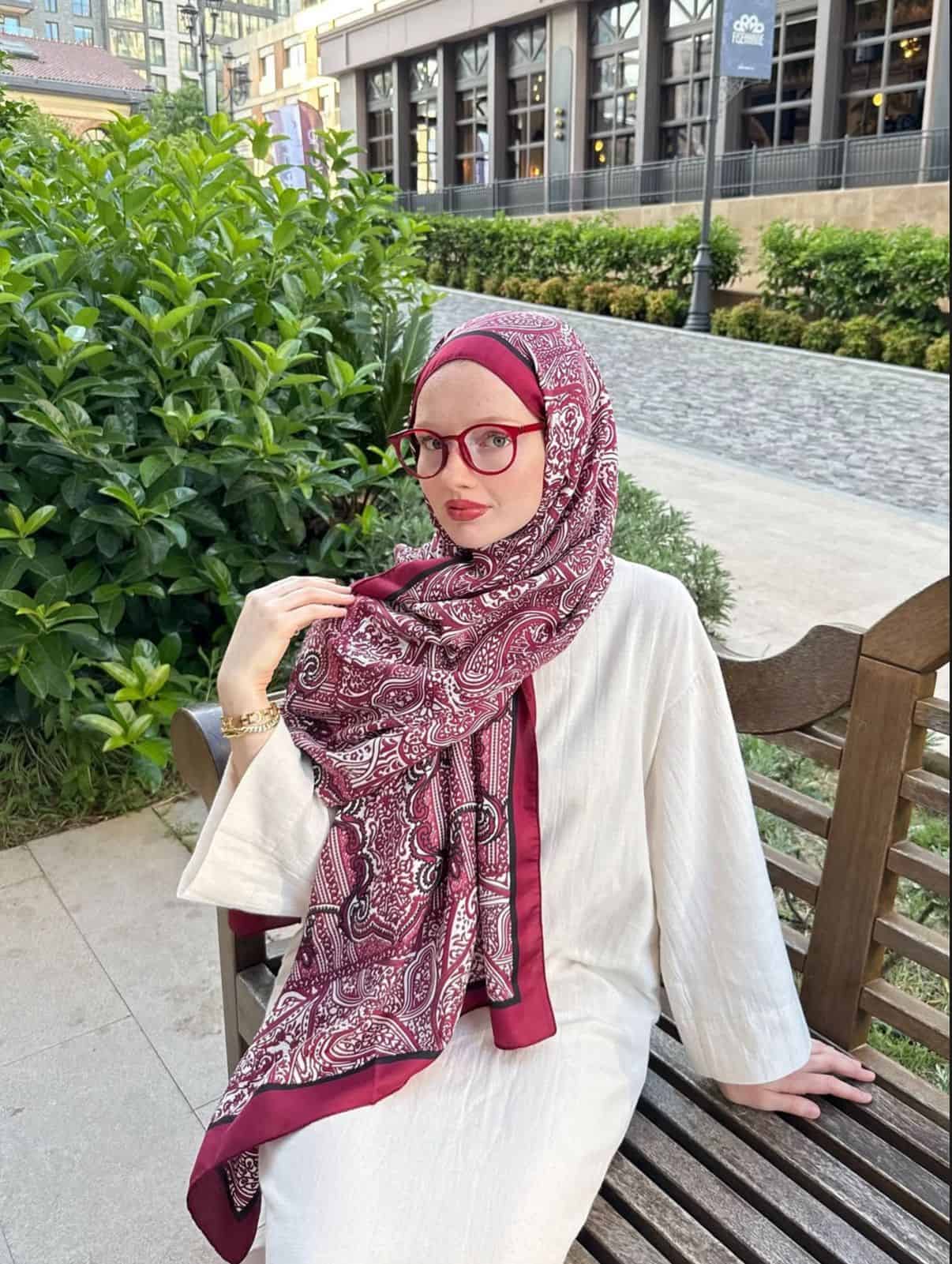 Deryanın Seçimi Bordo Soléa Desen İpek Pamuk Şal - Görsel 3