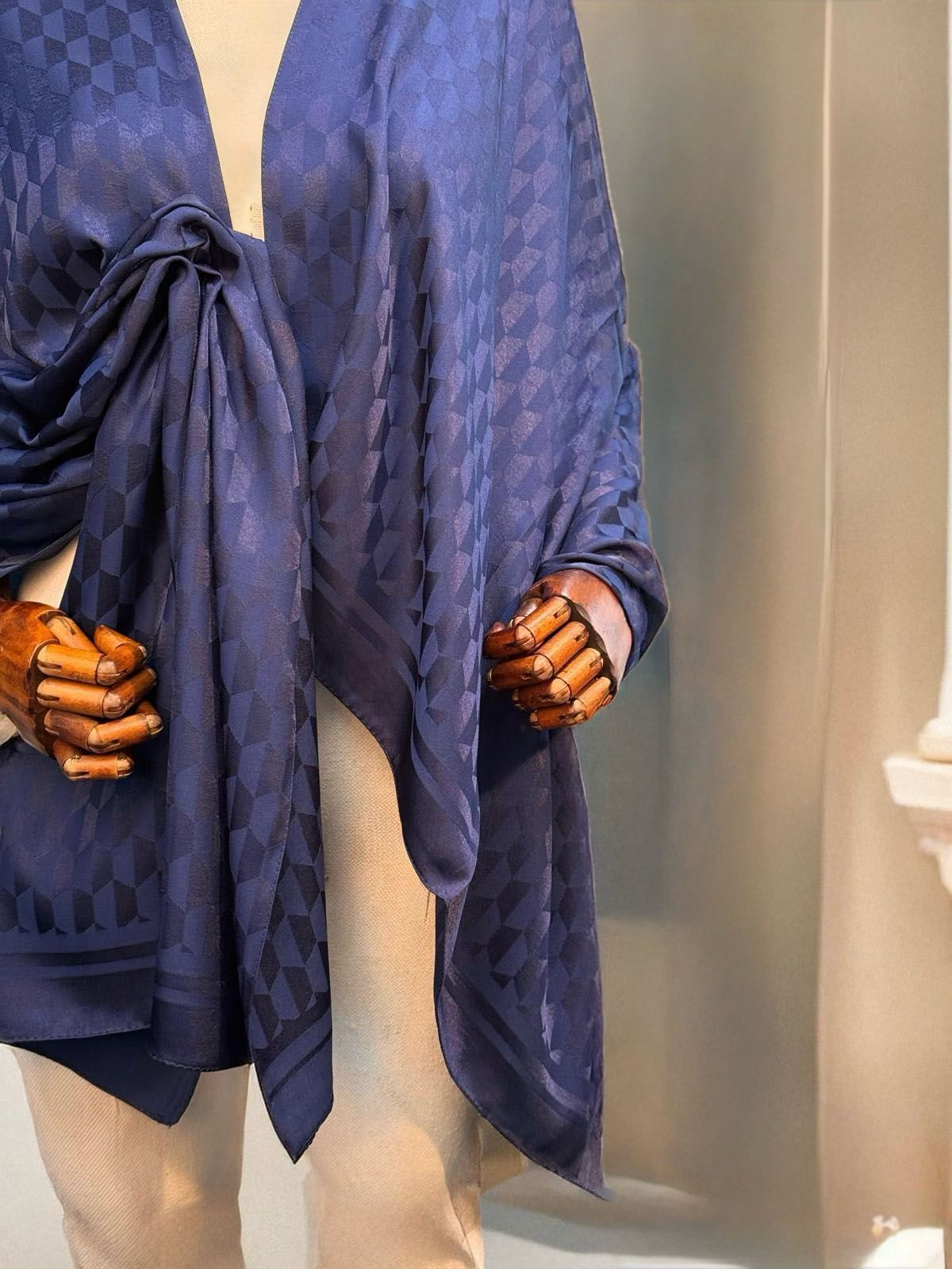 Gece Mavisi Qoza Desen Jakar Şal - Görsel 2