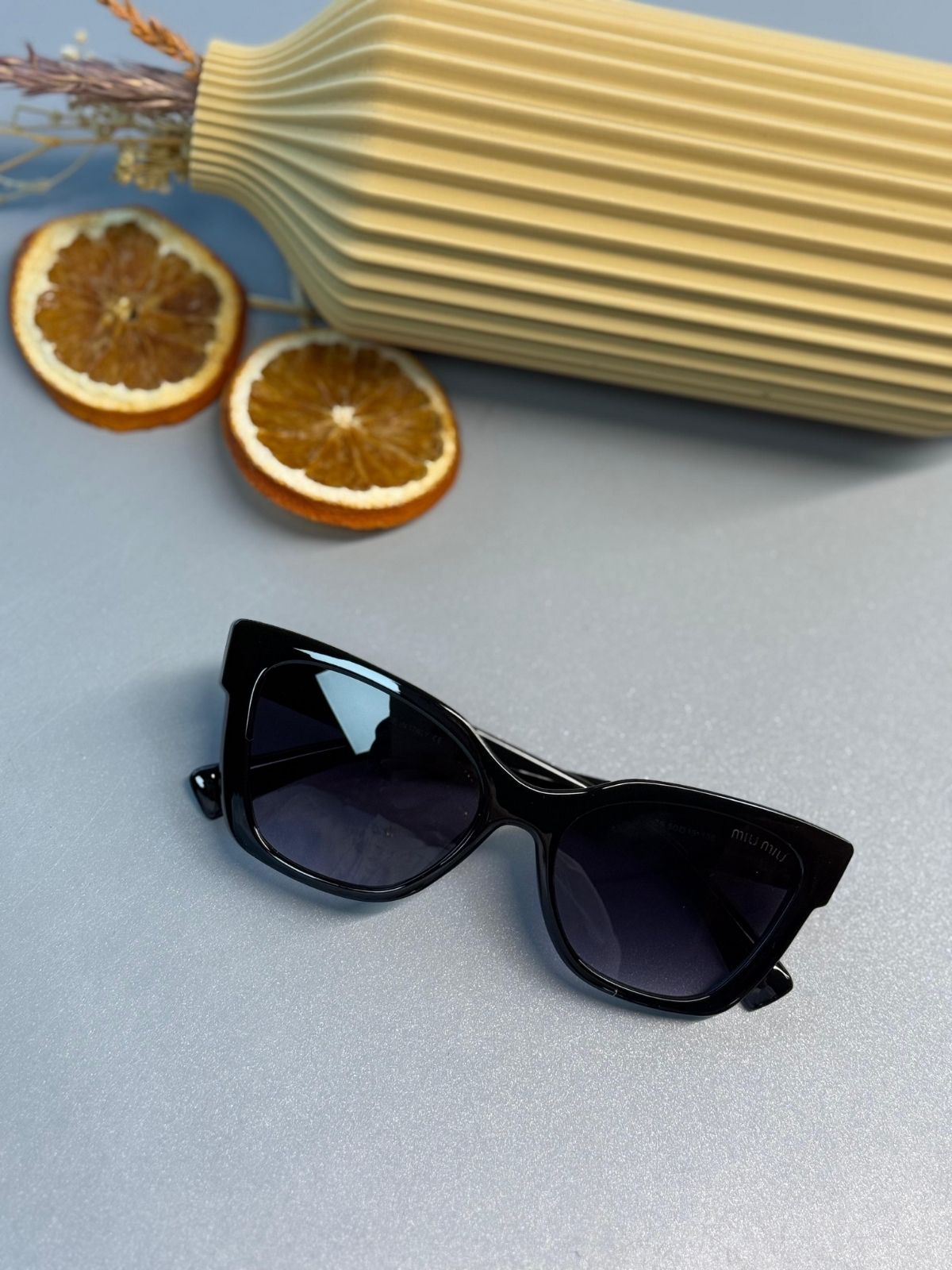 Miu Miu Kedi Gözü Güneş Gözlüğü