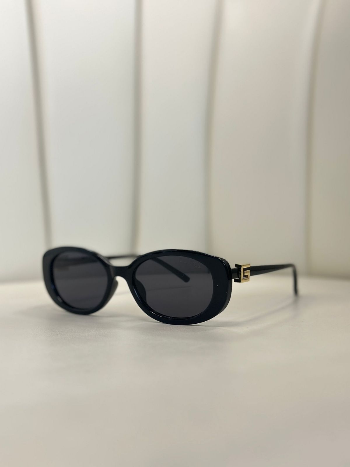 Gucci Oval Güneş Gözlüğü- Siyah